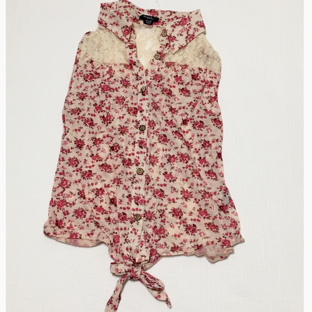 🌻 Rhapsody Floral Lace Sleeveless Top